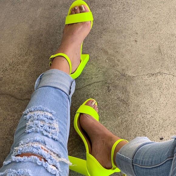 2 Left! Delicious Shiner Neon Ankle Strappy Heels - Picture 7 of 8